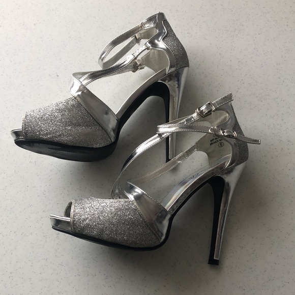 Camille La Vie silver high heel sandals size 6 - Picture 2 of 15